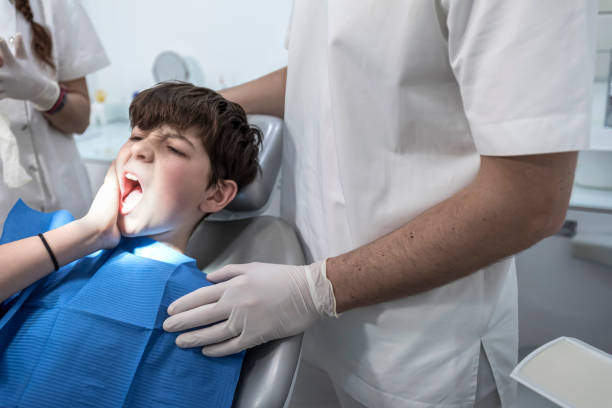 Best Cracked Tooth Emergency Dentist  in Richland, MO